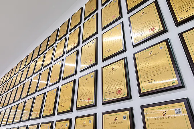 发明专利60+  实用新型专利150+  10+软件著作权